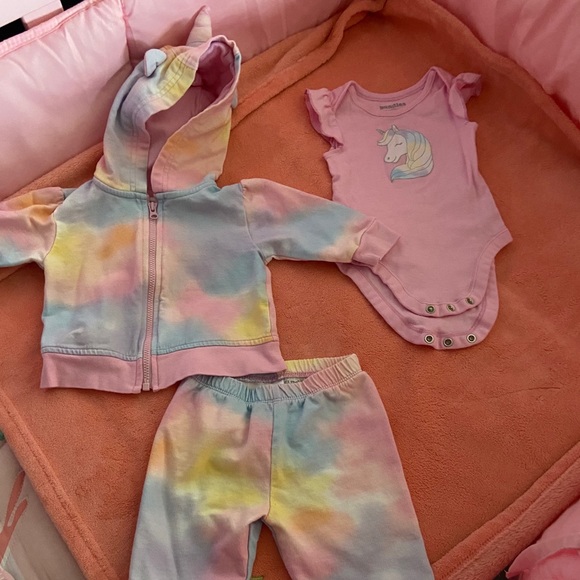 Sweatsuit - Picture 1 of 6